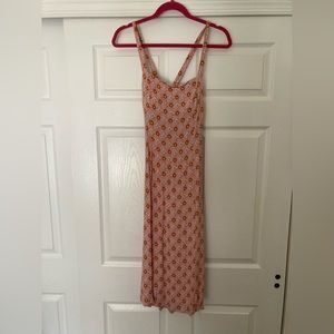 Midi dress with tie in back!